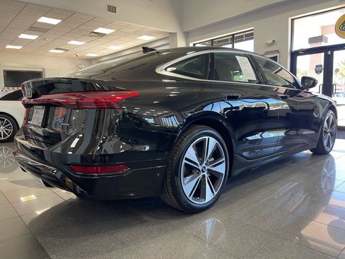 Used 2025 Audi A6 e-tron Premium Plus w/ Premium Plus AWD/4WD image 5