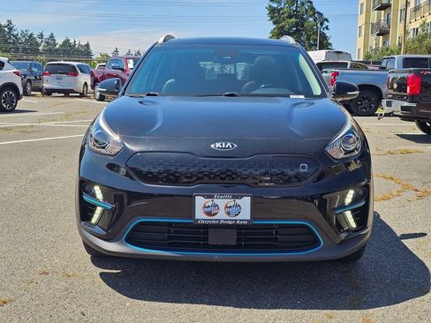 Used 2020 Kia Niro EX Premium w/ Cold Weather Package FWD image 2