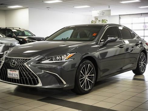 Certified 2025 Lexus ES 300h w/ Premium Package image 3