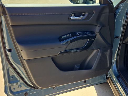 New 2026 Nissan Pathfinder Platinum FWD image 12