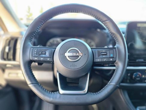 Used 2024 Nissan Pathfinder SL image 24