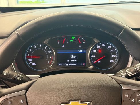 Used 2023 Chevrolet Traverse LT FWD image 21