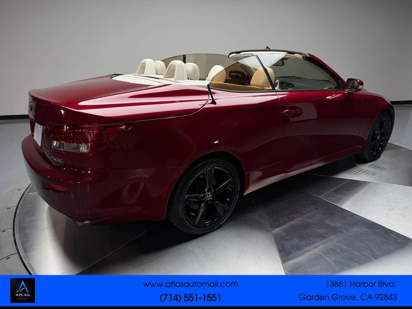 Used 2010 Lexus IS 250C w/ Luxury Pkg RWD image 2
