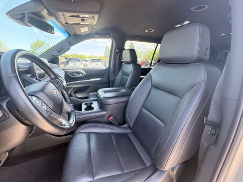 Used 2024 Chevrolet Suburban LT image 6