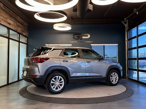 Used 2023 Chevrolet TrailBlazer LS image 3