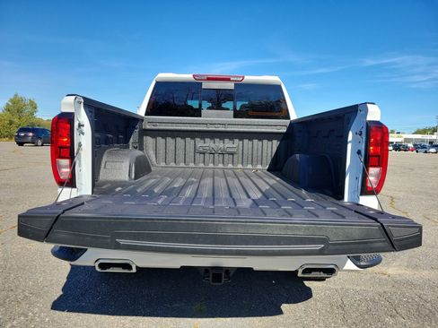 New 2026 GMC Sierra 1500 Elevation image 16