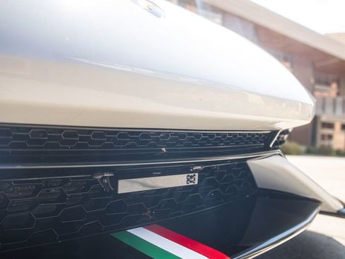 Used 2015 Lamborghini Huracan LP 610-4 image 16