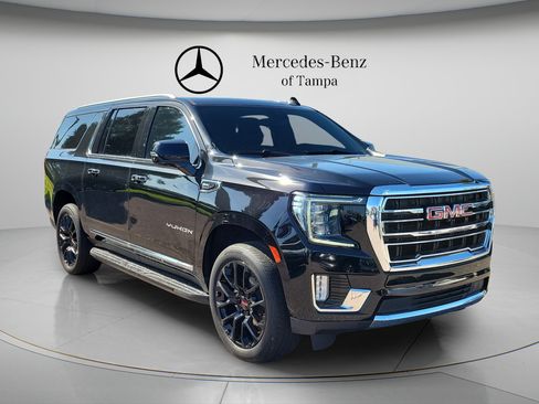 Used 2023 GMC Yukon XL SLT w/ SLT Luxury Package AWD/4WD image 4
