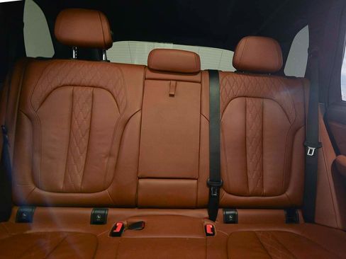 Used 2019 BMW X5 xDrive40i w/ Executive Package AWD/4WD image 9