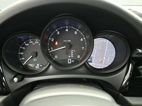 New 2026 Porsche Macan AWD/4WD image 16