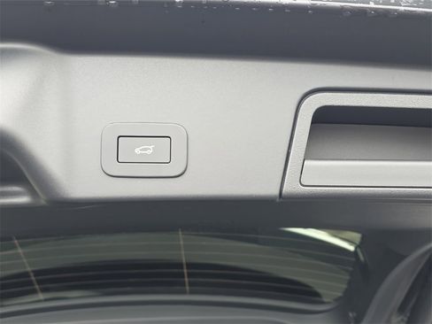 New 2026 Land Rover Range Rover Evoque S image 13