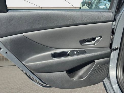 New 2026 Hyundai Elantra Limited FWD image 22