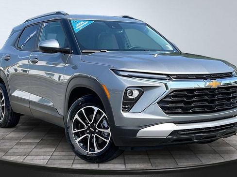 New 2026 Chevrolet TrailBlazer LT FWD image 2