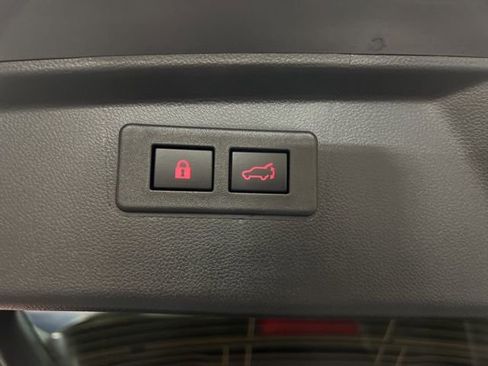 Certified 2025 Subaru Outback Premium image 62