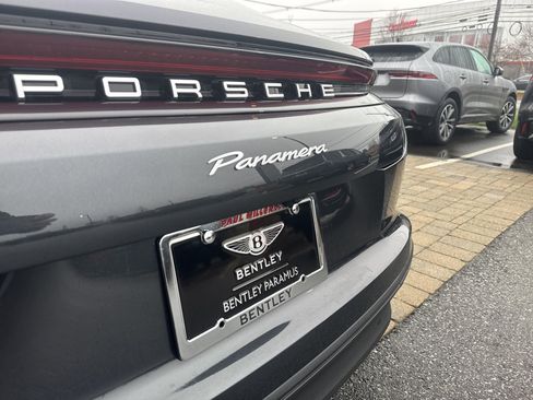 Used 2024 Porsche Panamera RWD image 27