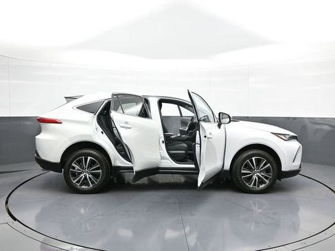 Certified 2024 Toyota Venza LE image 41