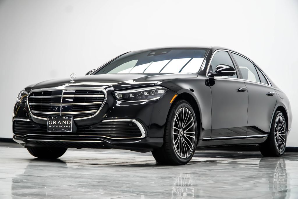 Used 2023 Mercedes-Benz S 580e 4MATIC Sedan w/ Warmth & Comfort Package image 10