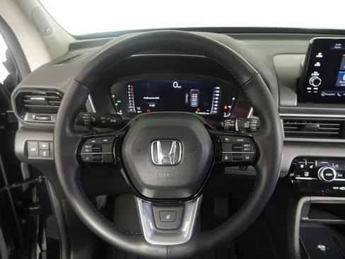 Used 2024 Honda Pilot Elite image 16