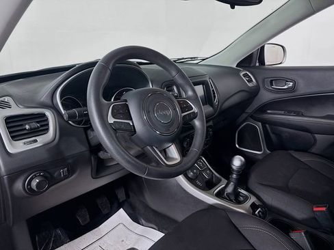 Used 2019 Jeep Compass Sport image 9