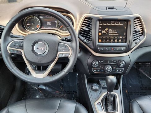 Used 2015 Jeep Cherokee Limited w/ Technology Group AWD/4WD image 3