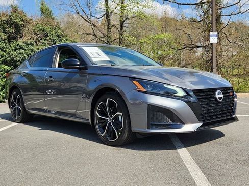 New 2026 Nissan Altima 2.5 SR FWD image 8
