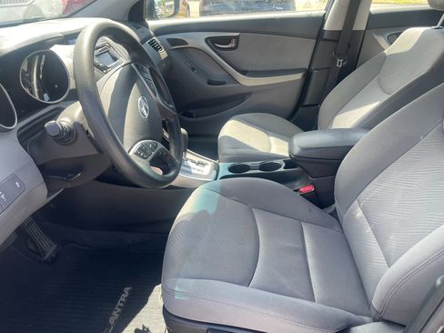 Used 2013 Hyundai Elantra GLS w/ Preferred Pkg image 9