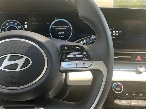 New 2025 Hyundai Elantra Limited image 21