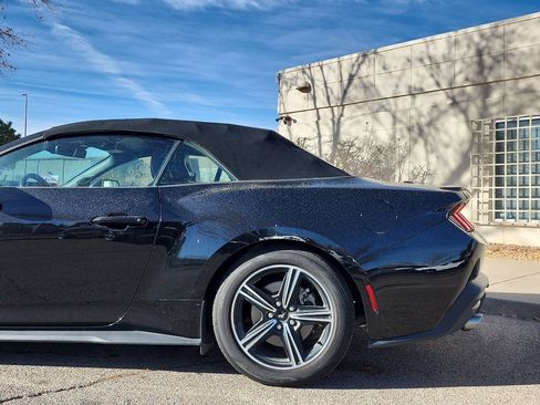 Used 2024 Ford Mustang Premium image 9