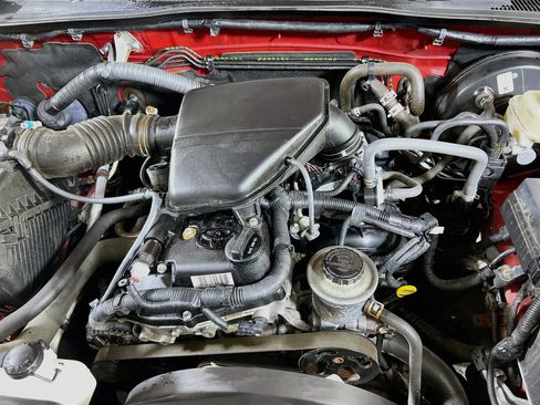 Used 2018 Toyota Tacoma SR5 AWD/4WD image 26