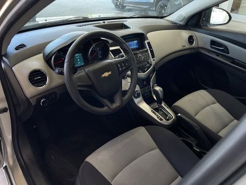 Used 2014 Chevrolet Cruze LS image 10