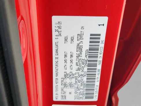 Certified 2025 Toyota Tacoma SR5 image 33