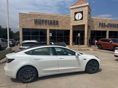 Used 2020 Tesla Model 3 Long Range AWD/4WD image 2