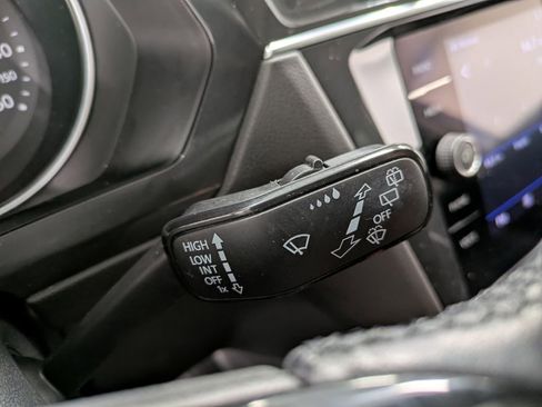 Used 2019 Volkswagen Tiguan SE w/ Panoramic Sunroof Package image 20