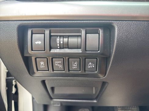 Used 2018 Subaru Legacy 2.5i Limited image 23