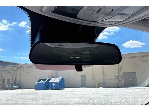Used 2021 Jeep Renegade Latitude FWD image 23