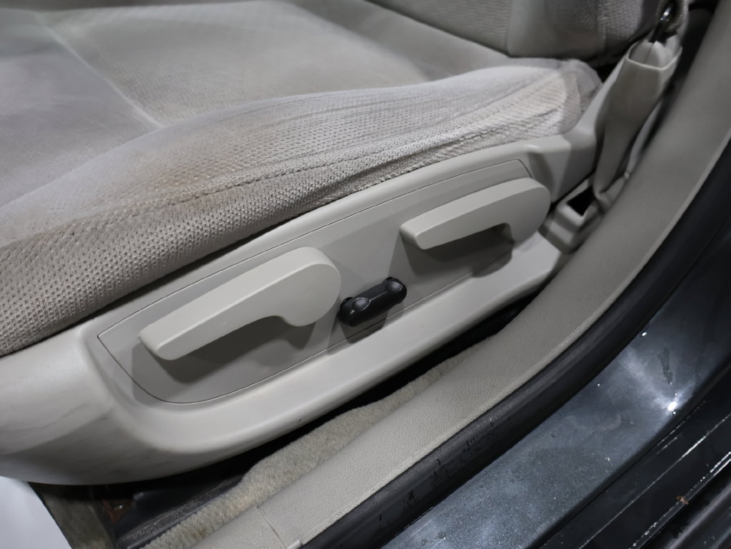Used 2012 Chevrolet Impala LT FWD image 16
