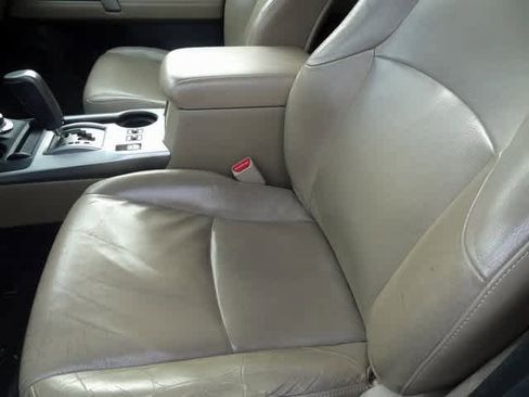 Used 2013 Toyota 4Runner SR5 image 6