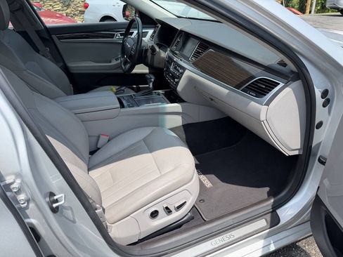 Used 2019 Genesis G80 3.8 AWD/4WD image 7
