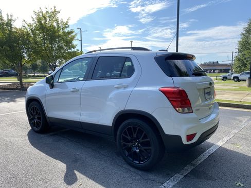 Used 2021 Chevrolet Trax LT w/ Sport Edition FWD image 7