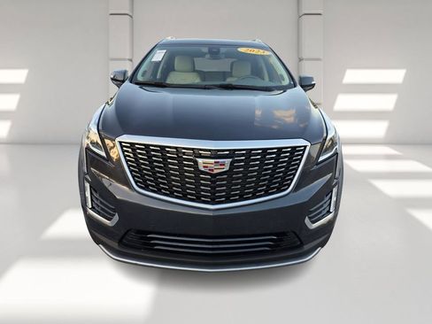 Used 2023 Cadillac XT5 Premium Luxury image 2