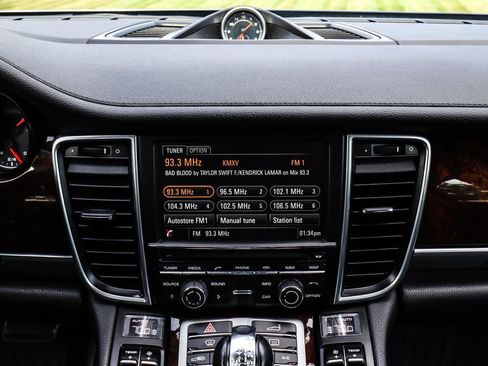 Used 2016 Porsche Panamera Edition image 30