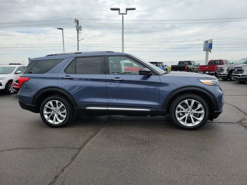 Certified 2021 Ford Explorer Platinum w/ Equipment Group 601A AWD/4WD image 3