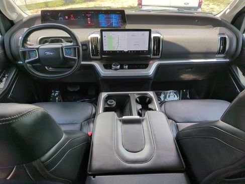 Certified 2025 Ford Expedition Platinum AWD/4WD image 19