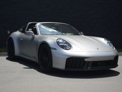 Used 2026 Porsche 911 Targa 4 GTS AWD/4WD image 9