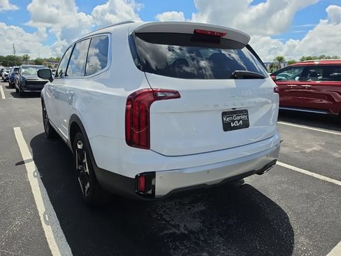 Certified 2024 Kia Telluride S FWD image 11