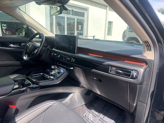 Used 2023 Lincoln Nautilus Reserve w/ Equipment Group 201A AWD/4WD image 13