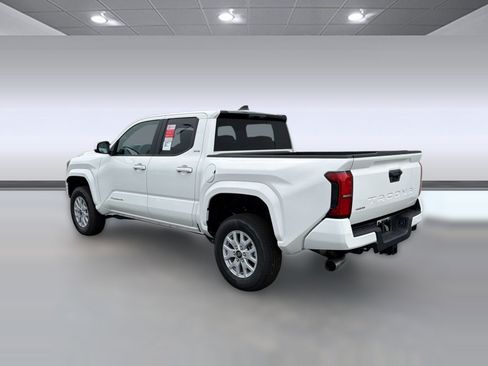 Used 2026 Toyota Tacoma SR5 RWD image 3