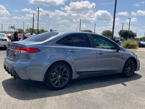 Used 2026 Toyota Corolla SE FWD image 3