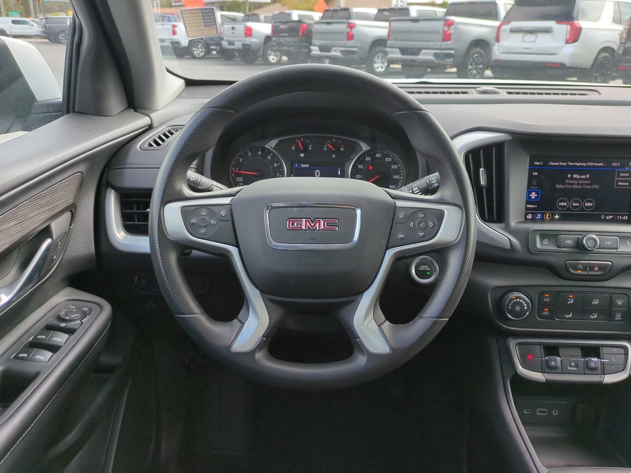 Used 2024 GMC Terrain SLE AWD/4WD image 16