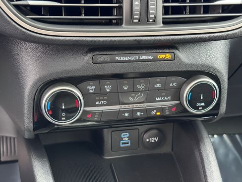 Used 2022 Ford Escape SEL w/ SEL Stealth AWD Package image 18